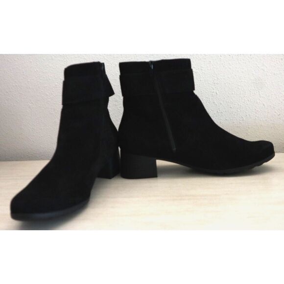 Mephisto Women's Sz 8.5 Black Gianina Suede Ankle Boots w/Buckle - Picture 1 of 10